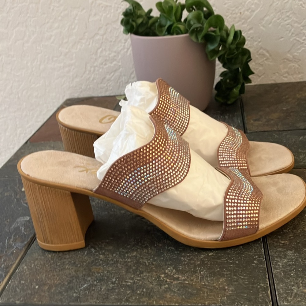ONEX Style Perla elegant slides w/ rhinestones size 10 (40) blush beige color - Picture 2 of 9